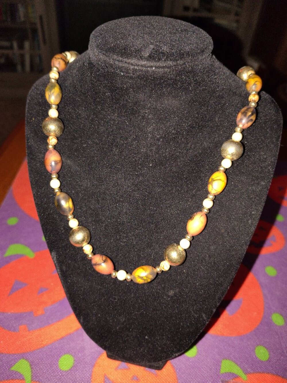 Ladies necklace